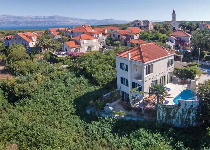 Serena Villa Mirce