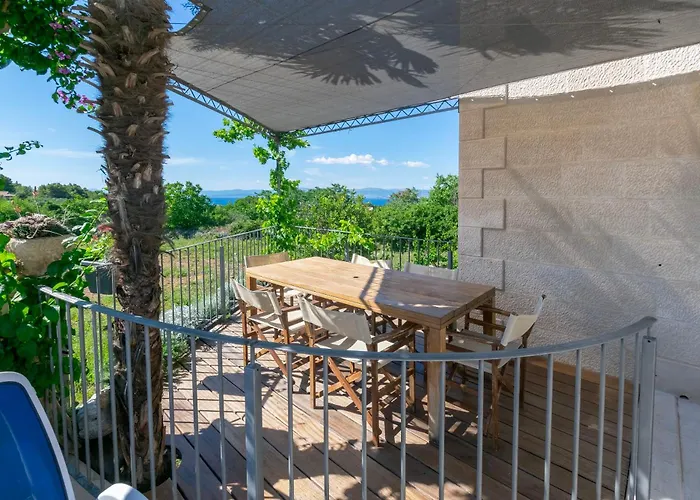 Villa Serena Mirce