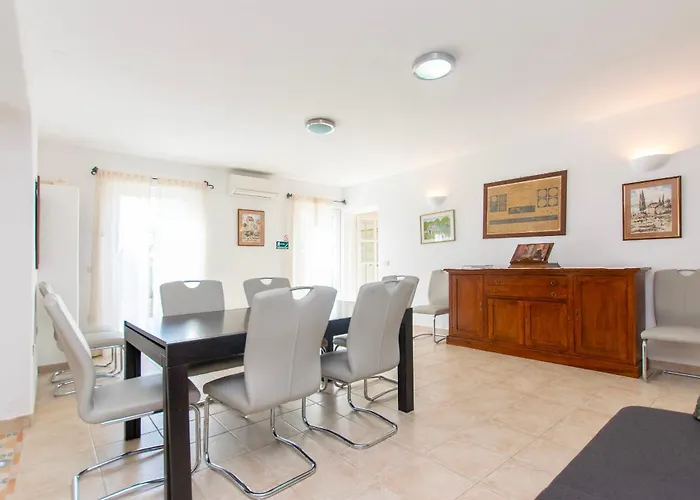 Serena Villa *