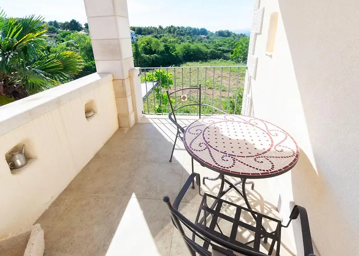 Villa Serena Mirce