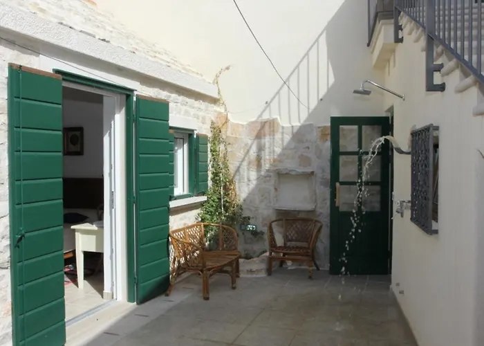 Serena Villa Mirce