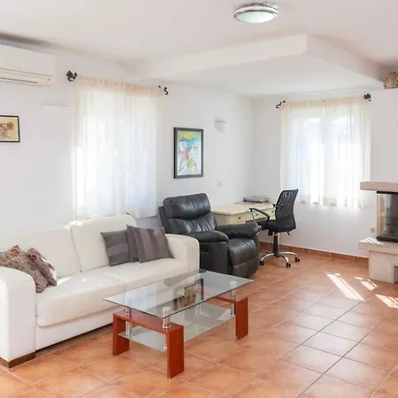 Serena Villa