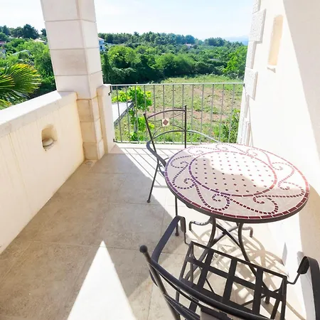 Villa Serena Mirce
